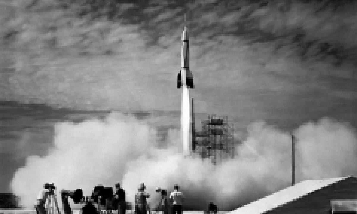 Vật thể nhân tạo đầu tiên đi vào không gian: Một phần lịch sử mà có thể người ta đã không nói với bạn