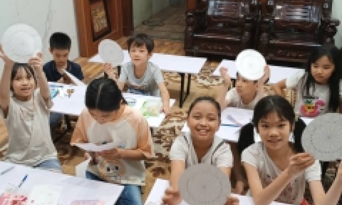 Khám phá và trải nghiệm thế giới của thiên văn học, mang lại niềm vui và tri thức cho các bạn nhỏ