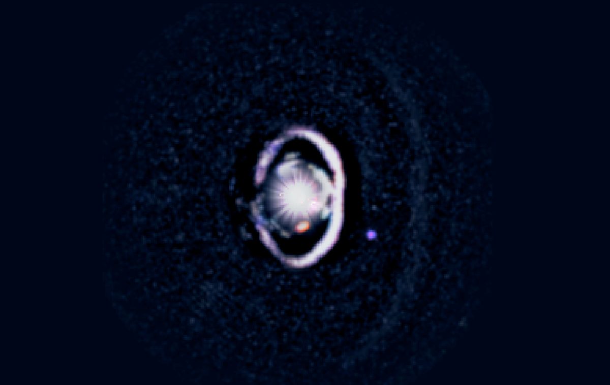 VLT chụp được ảnh một tiền hành tinh trong đĩa bao quanh một ngôi sao