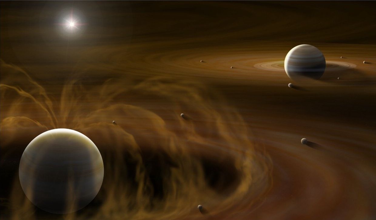 Sao Mộc có nhiều vệ tinh lớn hơn Sao Thổ như thế nào?