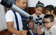 kids with telescope